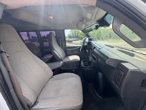 Used 2019 Chevrolet Express 3500 LT w/ LT Preferred Equipment Group RWD image 26