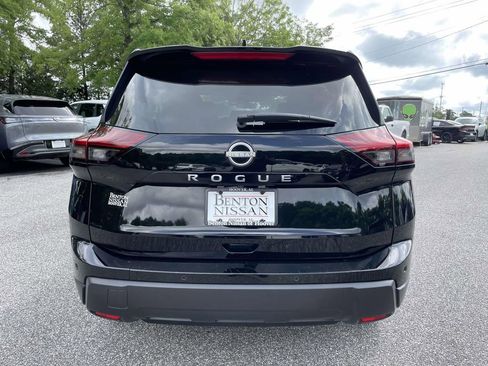 Used 2025 Nissan Rogue SV FWD image 4