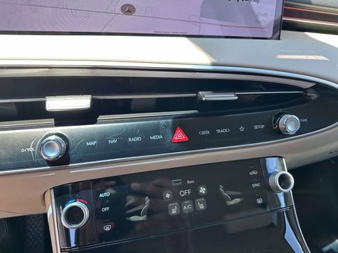 New 2026 Genesis GV70 2.5T AWD/4WD image 23