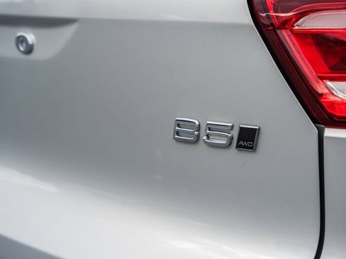 Used 2024 Volvo XC40 B5 Plus w/ Protection Package Premier image 8