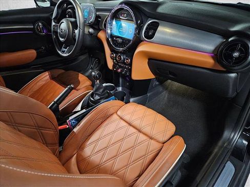 Used 2024 MINI Cooper 2-Door Hardtop w/ Signature Upholstery Package image 21