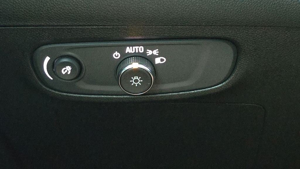Used 2024 Buick Encore GX Avenir w/ Avenir Convenience Package FWD image 25