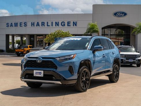 Used 2022 Toyota RAV4 SE AWD/4WD image 1
