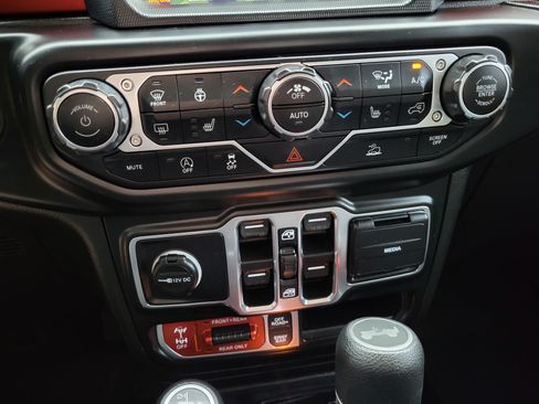 Used 2021 Jeep Wrangler Unlimited Rubicon AWD/4WD image 20