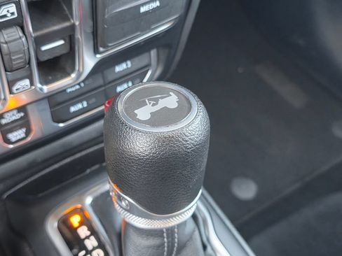 Used 2024 Jeep Wrangler Unlimited Rubicon 4xe AWD/4WD image 31
