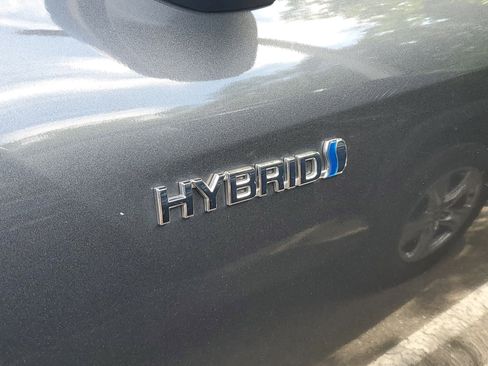 Used 2020 Toyota Highlander LE FWD image 7
