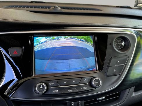 Used 2020 Buick Envision Essence FWD image 14