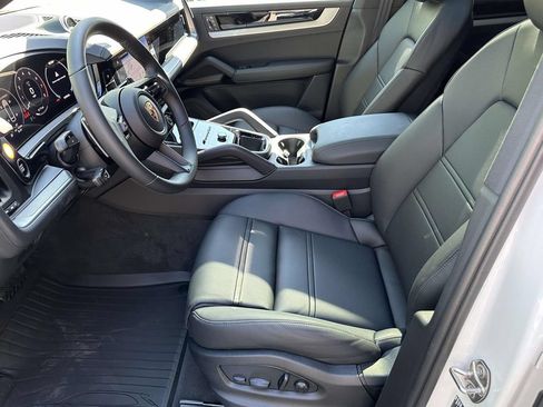 New 2026 Porsche Cayenne Coupe AWD/4WD image 19