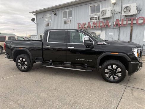 Used 2024 GMC Sierra 2500 Denali w/ Denali Reserve Package image 13