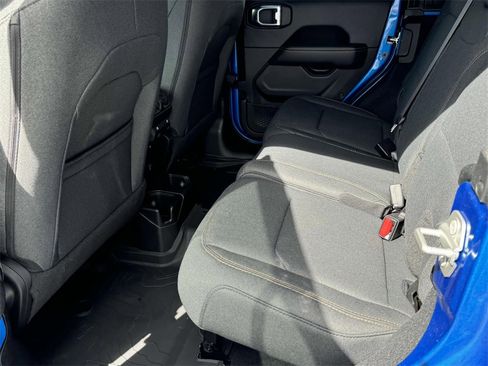 Used 2024 Jeep Wrangler Sahara image 7