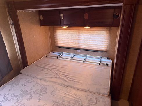 Used 2014 Chevrolet Express 4500 w/ RV Package RWD image 28