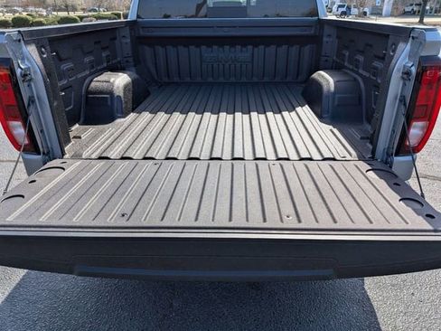 New 2026 GMC Sierra 1500 SLE image 32