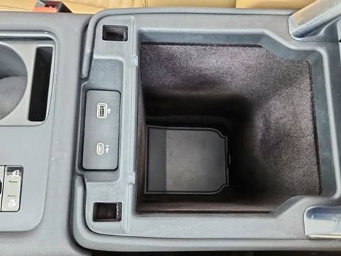 Used 2023 Land Rover Discovery S R-Dynamic image 56