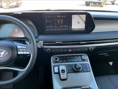 Used 2023 Hyundai Palisade SE image 6