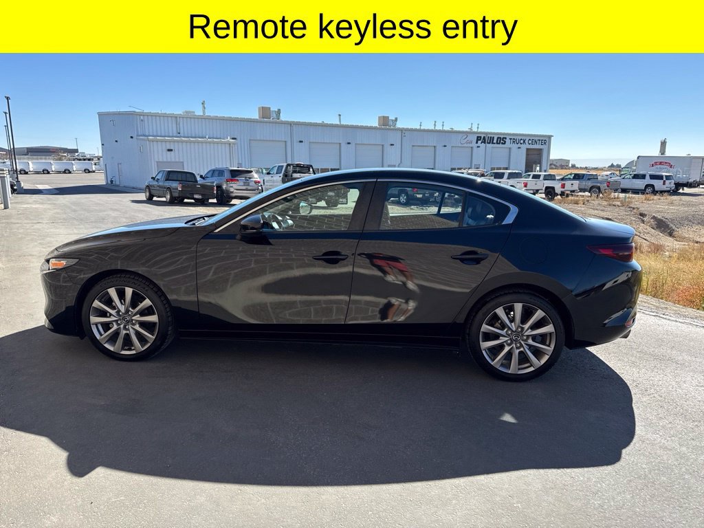 Used 2022 MAZDA MAZDA3 s FWD image 8
