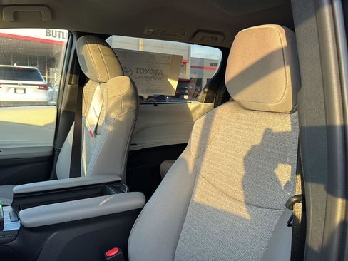 New 2026 Toyota Sienna LE image 24