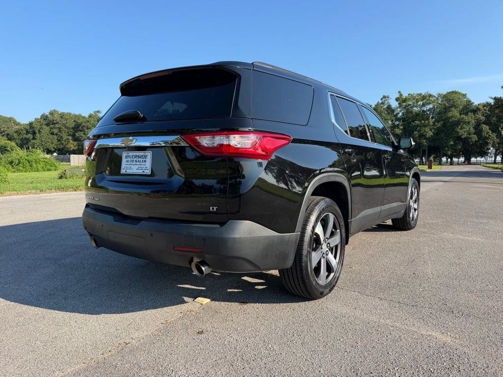 Used 2021 Chevrolet Traverse LT w/ LT Premium Package AWD/4WD image 6