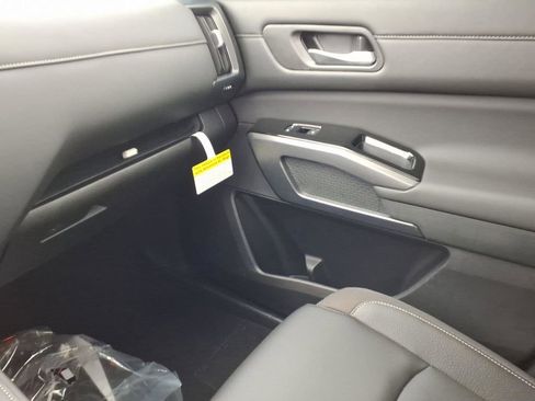 New 2026 Nissan Pathfinder SL image 23