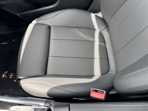 New 2025 Mercedes-Benz GLB 250 4MATIC image 30