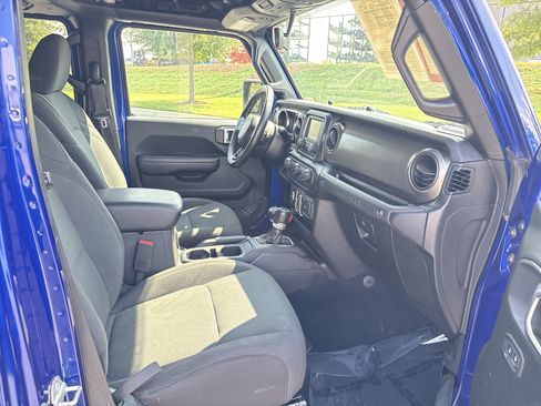 Used 2019 Jeep Wrangler Unlimited Sport S AWD/4WD image 24