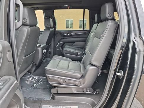 Used 2023 GMC Yukon XL Denali AWD/4WD image 10