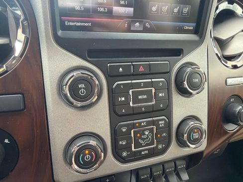 Used 2016 Ford F250 Lariat w/ Lariat Ultimate Package AWD/4WD image 14
