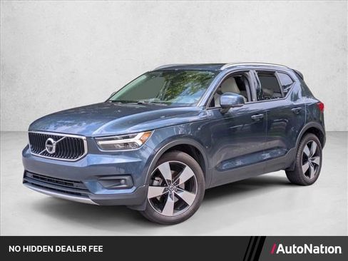 Used 2021 Volvo XC40 T5 Momentum w/ Protection Package AWD/4WD image 1