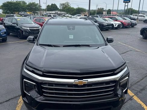 Used 2024 Chevrolet Traverse LT w/ LPO, Floor Liner Package AWD/4WD image 6