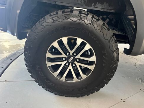 Used 2018 Ford F150 Raptor w/ Equipment Group 802A Luxury AWD/4WD image 16