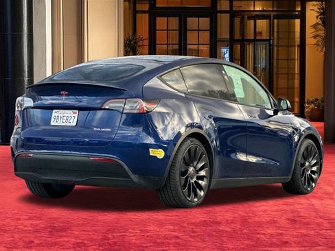 Used 2022 Tesla Model Y Performance image 10