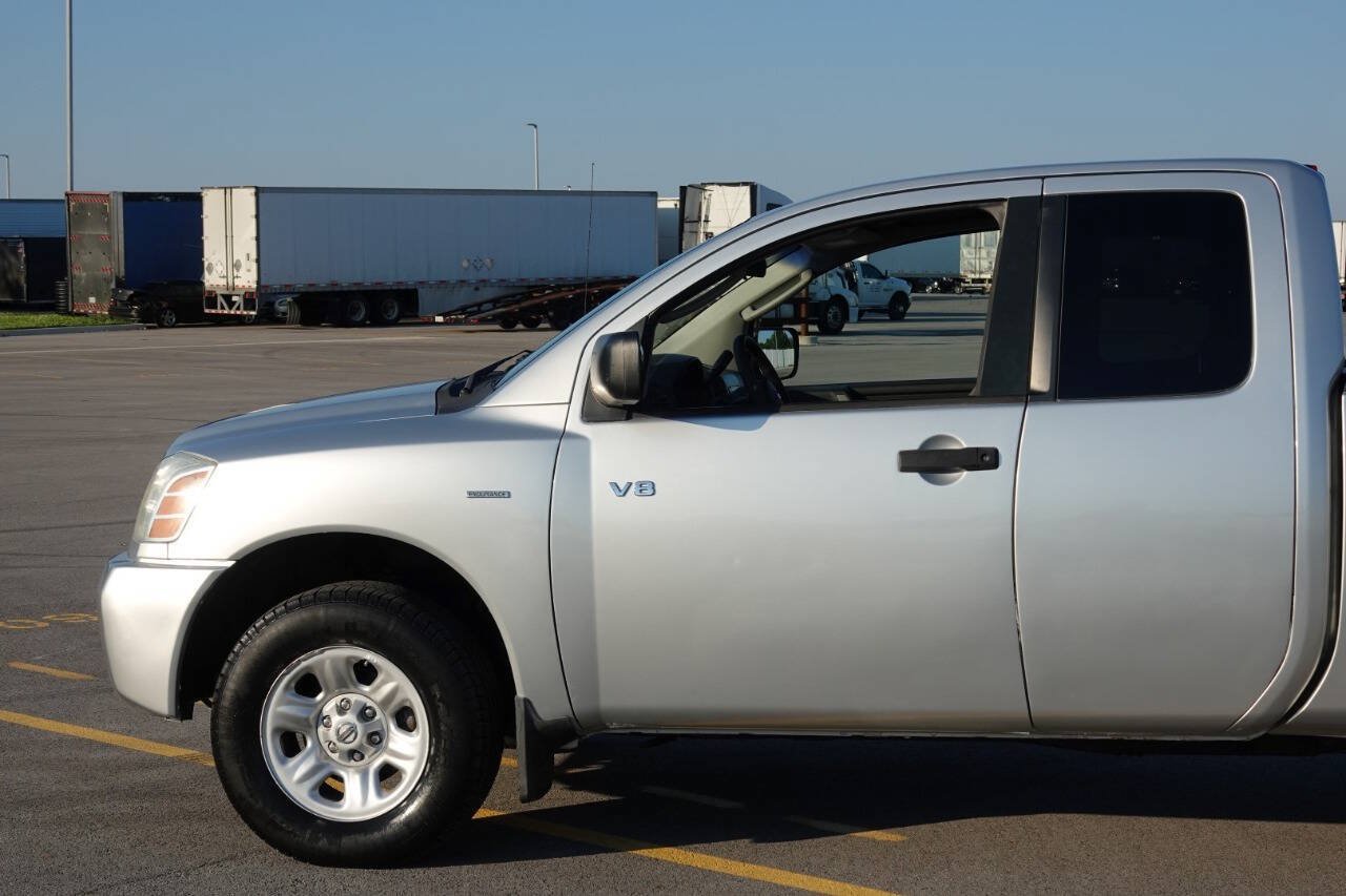 Used 2004 Nissan Titan XE w/ (PRF) Preferred Pkg AWD/4WD image 14