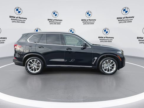 Used 2024 BMW X5 xDrive40i AWD/4WD image 9