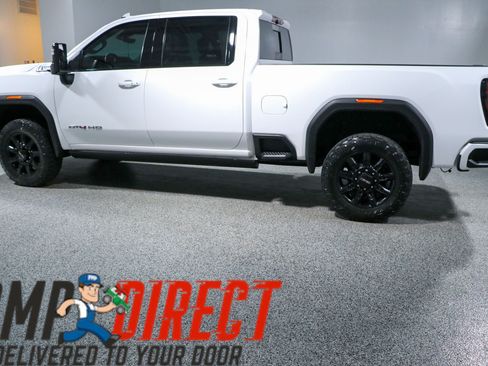 Used 2024 GMC Sierra 2500 AT4 w/ Technology Package AWD/4WD image 10