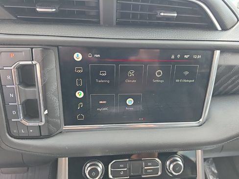 Used 2022 GMC Yukon XL Denali w/ Advanced Technology Package AWD/4WD image 18