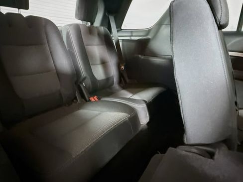 Used 2018 Ford Explorer XLT AWD/4WD image 27