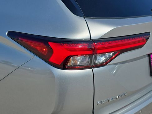 Used 2023 Mitsubishi Outlander SEL AWD/4WD image 37