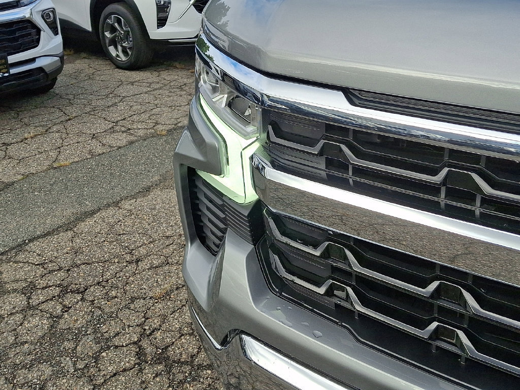 Used 2023 Chevrolet Silverado 1500 LT AWD/4WD image 14