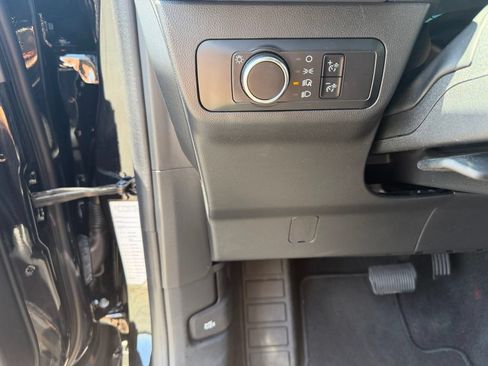 Used 2025 Ford Escape ST-Line FWD image 16