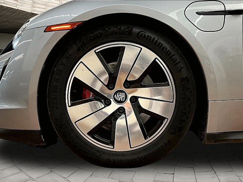 Used 2021 Porsche Taycan 4S w/ Premium Package image 8