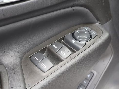 Used 2020 Chevrolet Equinox Premier image 12