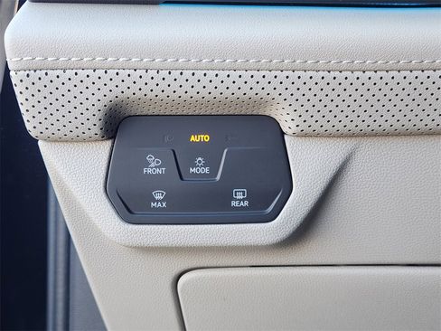 Used 2024 Volkswagen Atlas SEL Premium R-Line image 21