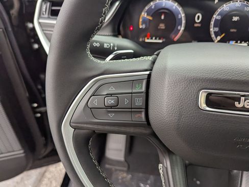 New 2025 Jeep Grand Cherokee L Altitude image 10