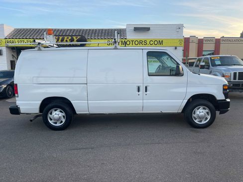Used 2013 Ford E-150 and Econoline 150 image 2