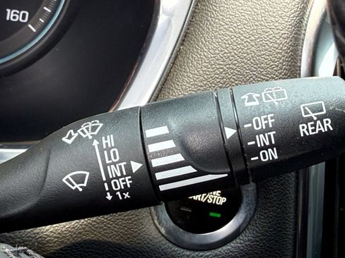 Used 2023 Chevrolet Traverse RS AWD/4WD image 22