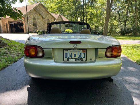 Used 2000 MAZDA MX-5 Miata image 19
