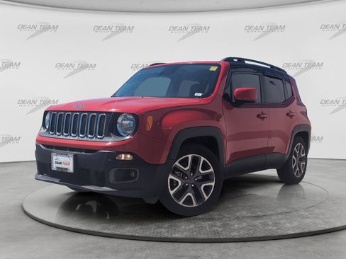 Used 2016 Jeep Renegade Latitude w/ Cold Weather Group FWD image 4