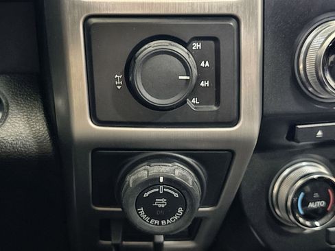 Used 2016 Ford F150 Platinum w/ Equipment Group 701A Luxury image 26