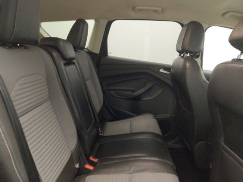 Used 2017 Ford Escape SE w/ SE Sport Appearance Package image 19