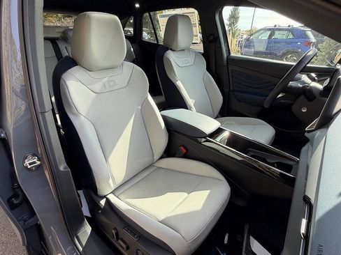 New 2025 Volkswagen ID.4 Pro S AWD/4WD image 12