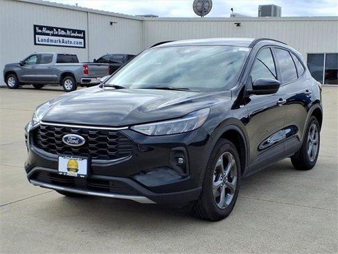 Used 2025 Ford Escape ST-Line Select image 2
